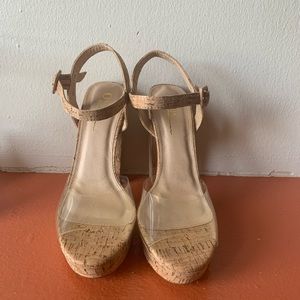 NWOT Women’s Platform Shoes Size 10